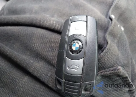 2010 BMW 328I xDrive z USA, uszkodzony, nr VIN WBAWV5C59AP082042